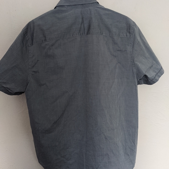 Perry Ellis Short Sleeve Dress Shirt - Picture 2 of 3